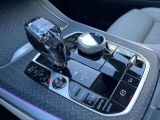 BMW X5 M50 M50i M Sport Individual 4.4 V8 390кВ