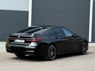 BMW 730 M-Sportpakett xDrive Facelift 3.0 195кВ