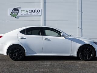 Lexus IS 250 White Pearl Facelift 2.5 153kW
