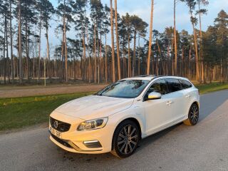 Volvo V60 R-Design 2.4 D6 158kW