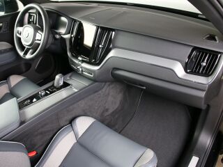 Volvo XC60 AWD R-DESIGN INTELLI SAFE PRO MY22 2.0 T6 Recharge Plug In Hybrid 251kW