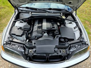 BMW 325 2.5 R6 M54B25 141kW