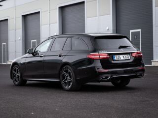 Mercedes-Benz E 300 E300e AMG 2.0 155kW