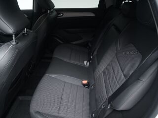 Renault Arkana Intens E-Tech Hybrid 1.6 69кВ