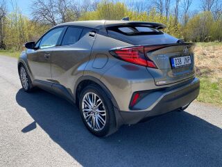Toyota C-HR Crossover Luxury Navi e-CVT 1.8 VVT-i Hybrid Electric Vehicle 37kW+ 72kW
