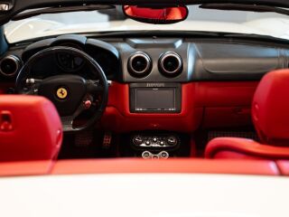 Ferrari California 4.3 V8 338kW