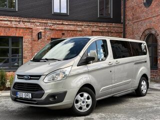 Ford Tourneo Custom Long family 2.0 125kW