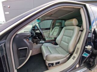 Audi A8 QUATTRO 4X4 3.7 V8 169kW