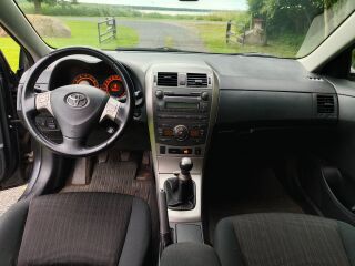 Toyota Corolla 1.6 91кВ