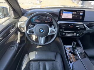 BMW 530 d xDrive Touring M-Sportpakett 3.0 B57D30B 210кВ