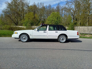 Lincoln Town Car Signature Series 4.6 V8 157kW