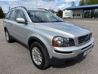 Volvo XC90 Momentum AWD 2.4 R5 D5 136kW