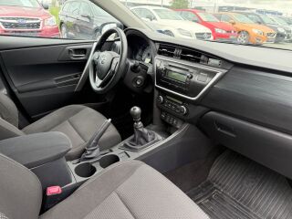 Toyota Auris 1.6 97кВ