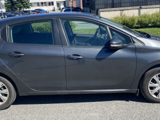 Peugeot 208 1.2 81кВ