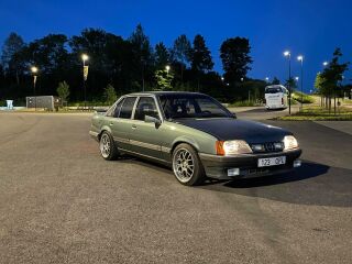 Opel Rekord 3.0 130kW