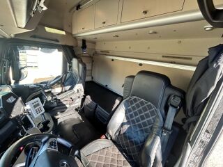 Mercedes-Benz Arocs 3763 8X4*4 EURO6 + LOFLIFT 125Z HiVision EUR 460kW