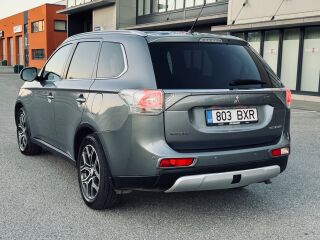 Mitsubishi Outlander Executive 4x4 7k 2.3 R4 TDi 110кВ