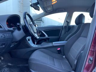 Toyota Avensis Linea Sol 1.8 108kW