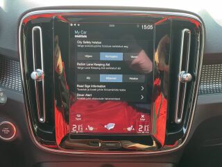 Volvo XC40 R-DESIGN INTELLI SAFE PRO GEARTRONIC RECHARGE 1.5 T5 Twin-Engine PLUG-IN-HYBRID 60 + 132kW