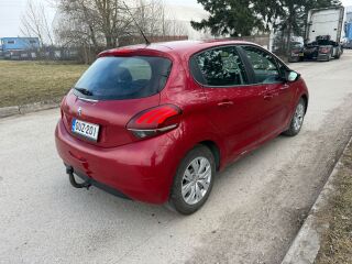 Peugeot 208 MY2016 Facelift 1.2 60kW