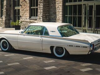 Ford Thunderbird 6.4 V8 221kW