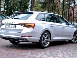 Skoda Superb Sportline Combi Facelift 2.0 110kW