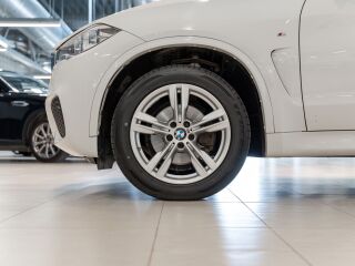 BMW X5 xDrive30d M-Sportpakett 3.0 190кВ