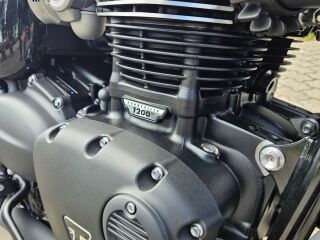 Triumph Bonneville T120 Black 59kW