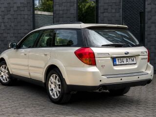 Subaru Outback Premium Edition 2.5 121кВ