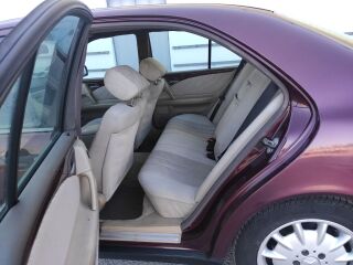 Mercedes-Benz E 200 2.0 R4 100kW