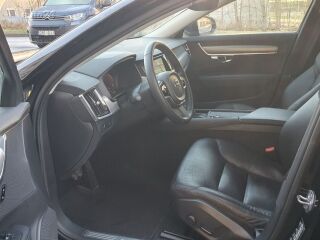 Volvo V90 MOMENTUM 2.0 D3 110кВ