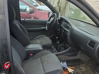 Mazda B2500 2.5 80кВ