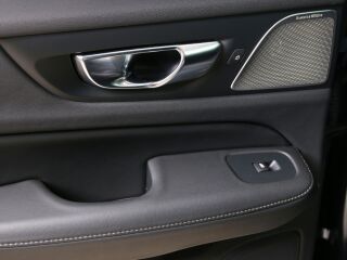Volvo V60 AWD ULTRA DARK LUXURY XENIUM FULL 2.0 T8 Recharge Twin Engine Plug-In-Hybrid 335kW