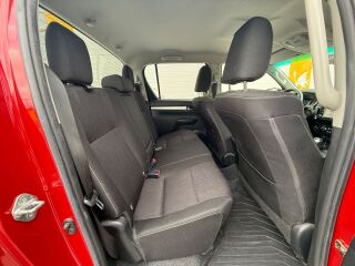 Toyota Hilux Double Cab Legend 2.8 150кВ