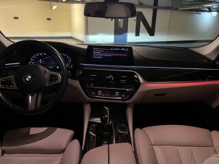 BMW 530 Luxury Line 3.0 R6 195kW