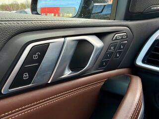 BMW X6 xDrive30d M 3.0 195kW