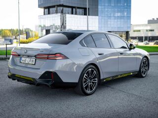 BMW i5 eDrive40 250кВ