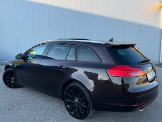 Opel Insignia Sports Tourer SW 2.0 BiTurbo 143кВ