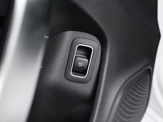 Mercedes-Benz CLA 180 180 AMG line 1.3 100kW