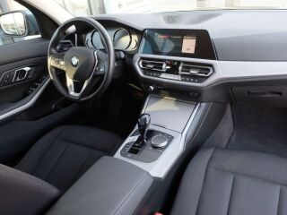 BMW 320 Touring Advantage xDrive 2.0 140kW