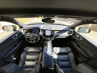 Volvo XC60 R-Design B4 H&K 2.0 145kW
