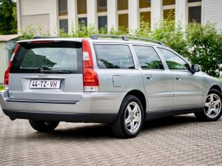 Volvo V70 Momentum 2.4 D5 120kW