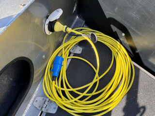 Anytec 868 CAB 2 x 350 Verado 2 x 350 Mercury Verado Joystick Piloting 261kW