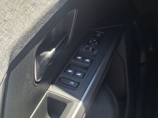 Peugeot 3008 Business Hybrid 145 e-DCS6 1.2 107кВ