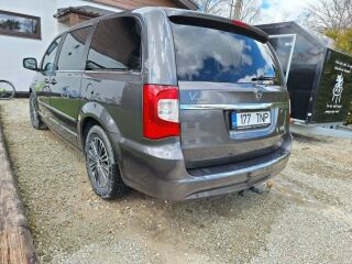 Lancia Voyager 2.8 130кВ