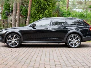 Volvo V90 Cross Country AWD B5 ULTIMATE Xenium FULLOPT 2.0 B5 MHEV KERS Kerghübriid 183kW