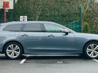 Volvo V90 Momentum 2.0 B4, AWD, Pro KERS Mild Hybrid 145kW