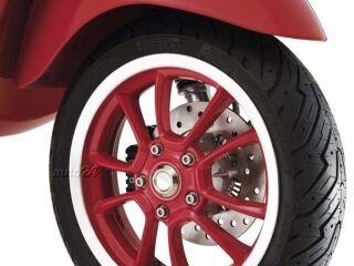 Vespa Primavera 50 Red special edition