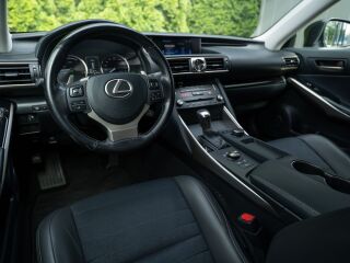 Lexus IS 300h 2.5 133кВ