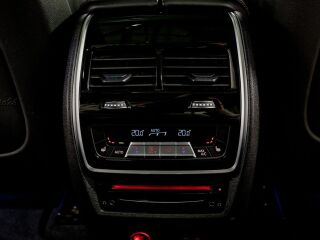 BMW X7 Individual-Sky lounge-M Paket 3.0 250kW